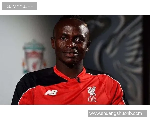 踢足球的黑人球星有哪些他们在赛场上的精彩表现与成就